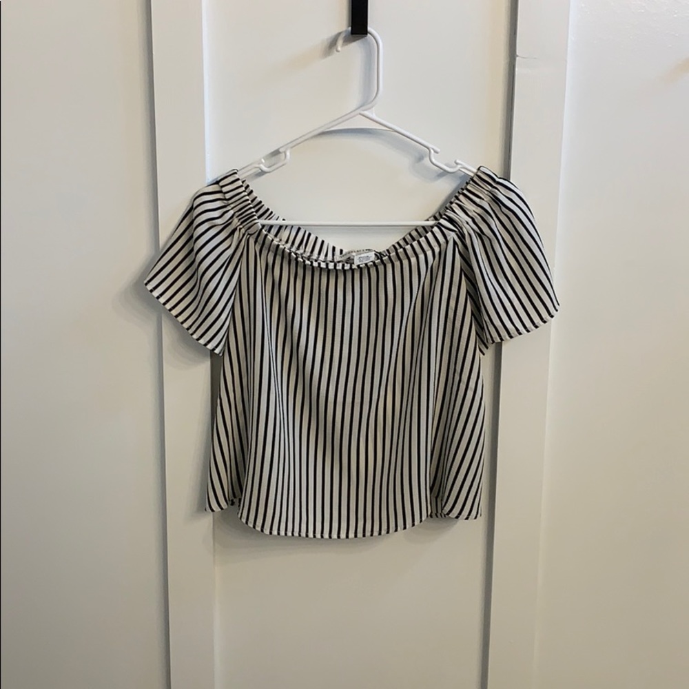 Off the shoulder cropped blouse